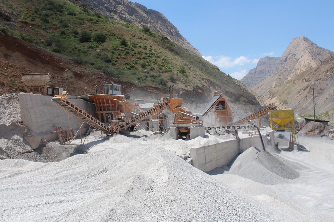 What is the stone crusher plant? Where is it used?