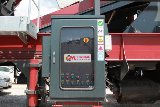 Installation mobile de concassage et de lavage à mâchoires 90