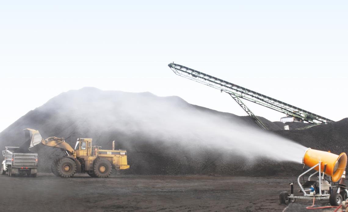 Crushing and screening plant dust reduction system