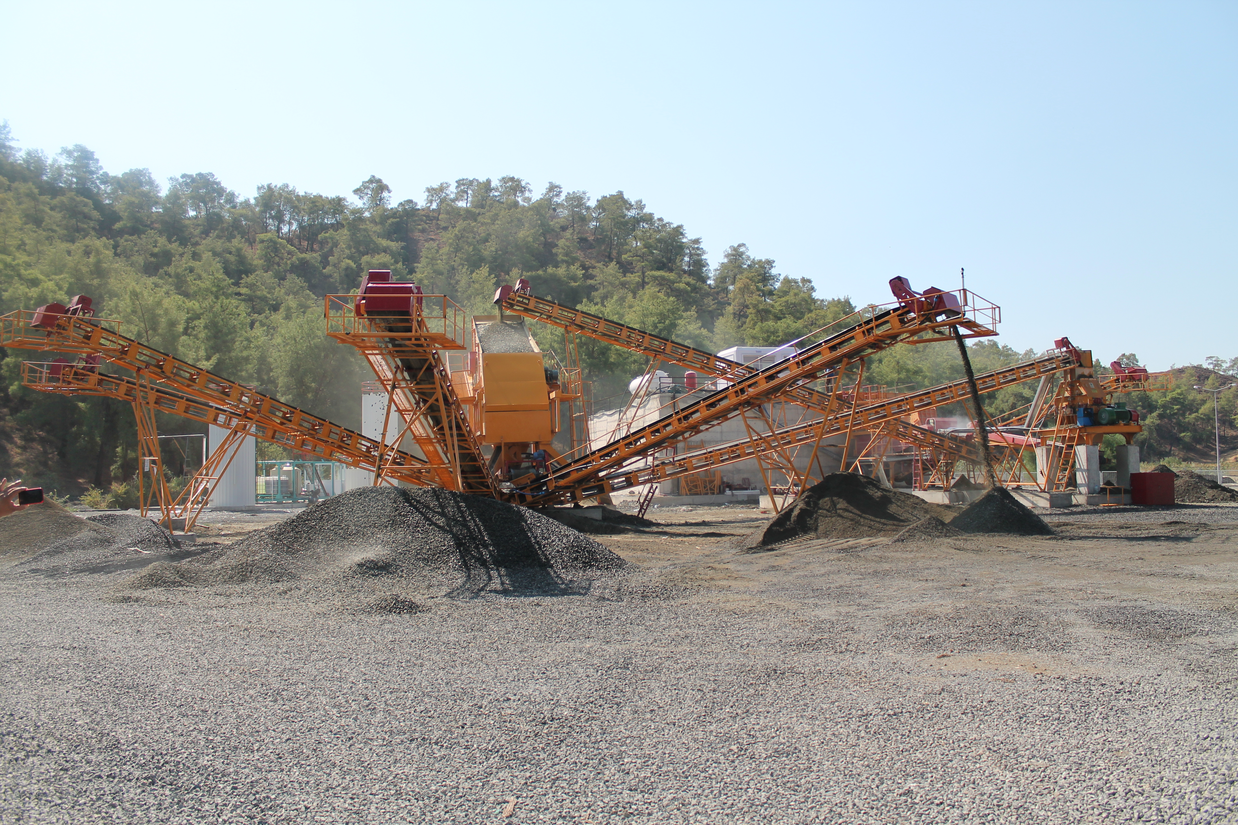 PDK 01 Primer Darbeli + GTK130 Tersiyer Kırıcı Sabit Kırma Eleme Tesisi 2010 - İzmir/Türkiye