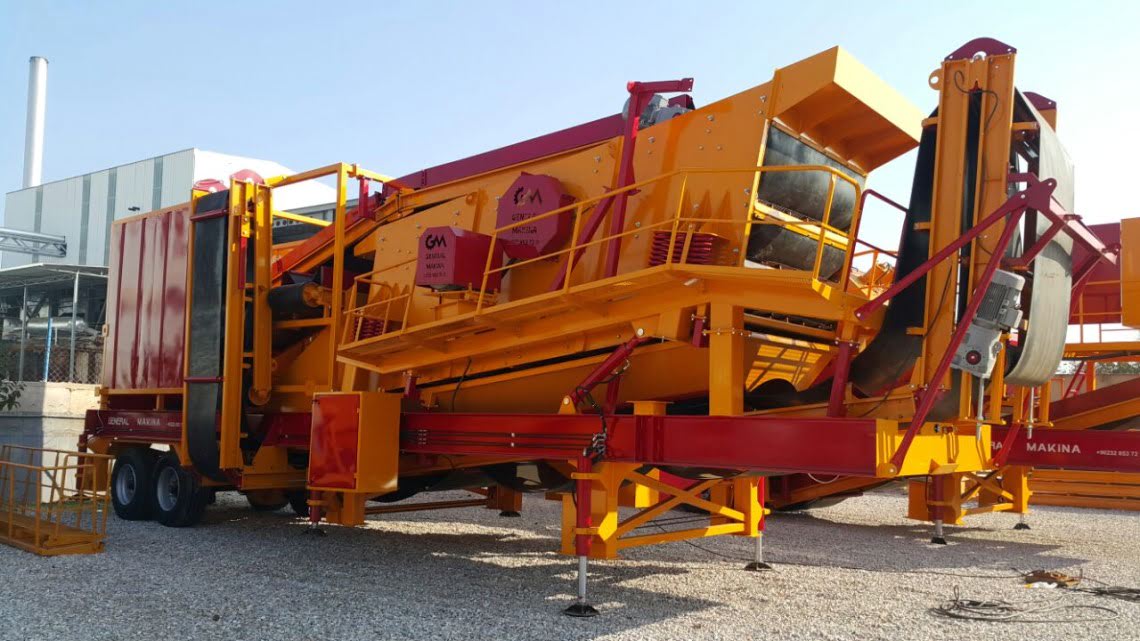 Single Trailer Vibrating Screen + Conveyor Belts Production Completed