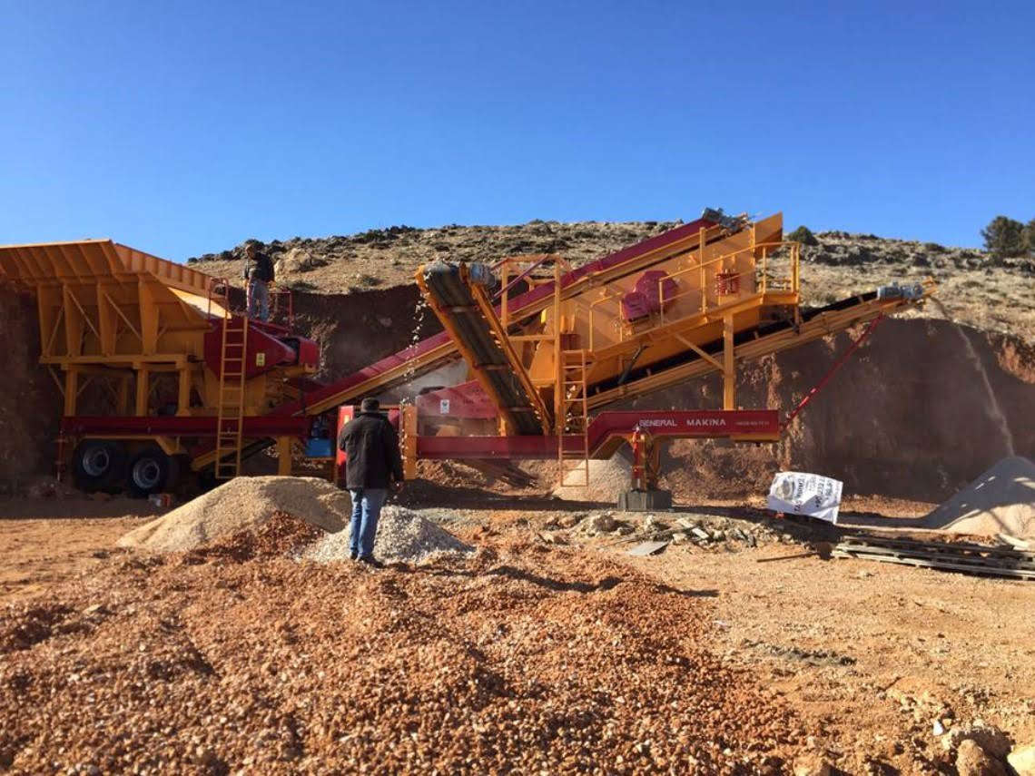 What is a Crusher? Crushing and Screening Plants and Working Principle